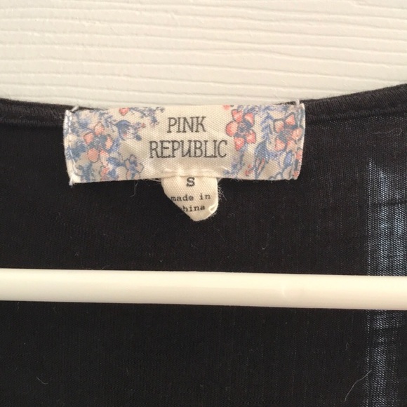 Boho black lace crochet design tank top - Picture 4 of 4